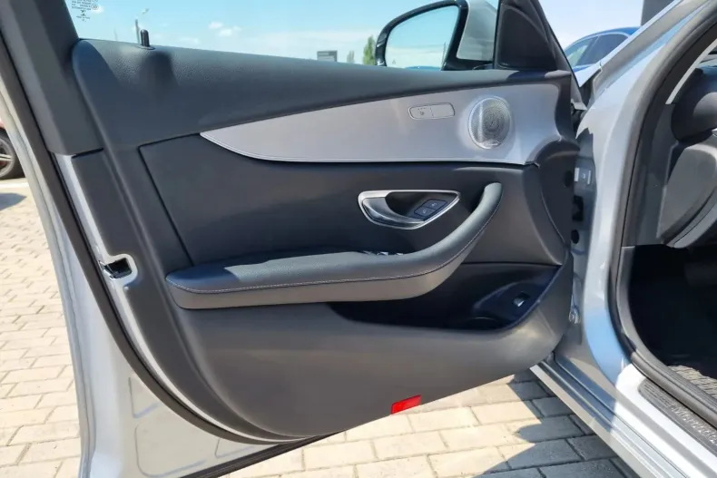 Mercedes-Benz E din 2020 cu 48.500 km - oferta MER133516 - foto 17