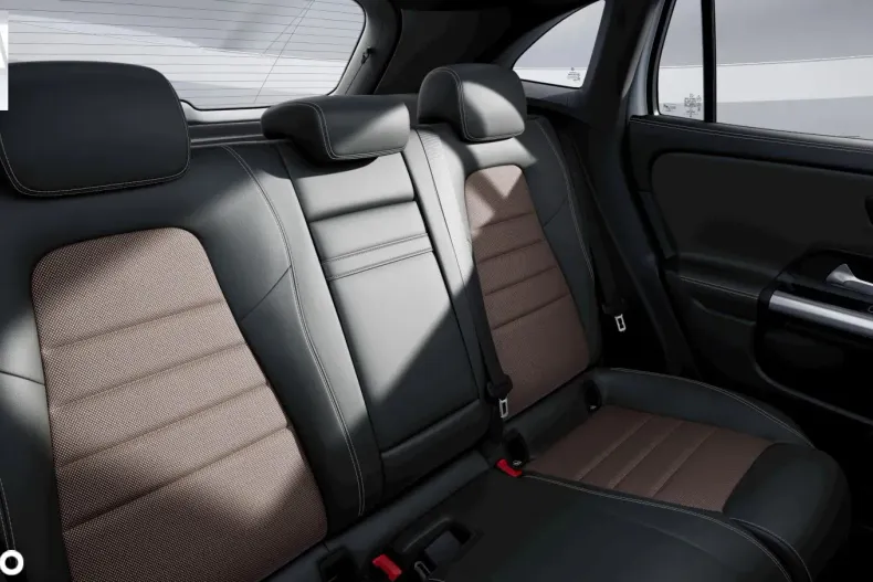 Mercedes-Benz EQA din 2024 cu 5 km - oferta MER133523 - foto 11