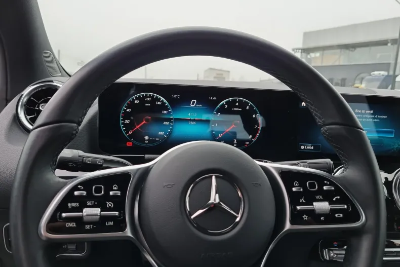 Mercedes-Benz GLA din 2021 cu 9.550 km - oferta MER133528 - foto 11