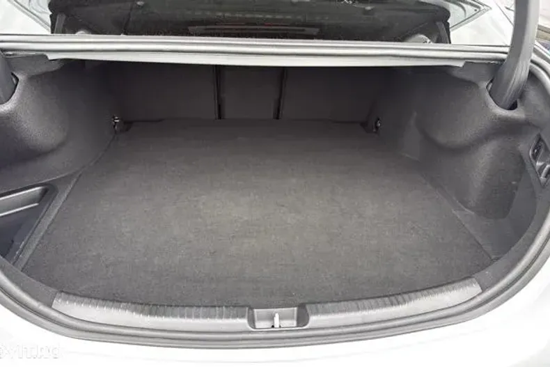 Mercedes-Benz C din 2024 cu 4.500 km - oferta MER133583 - foto 18