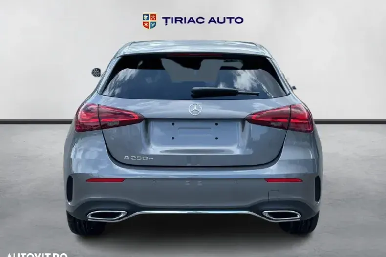 Mercedes-Benz A 250 din 2023 cu 3.710 km - oferta MER133589 - foto 4