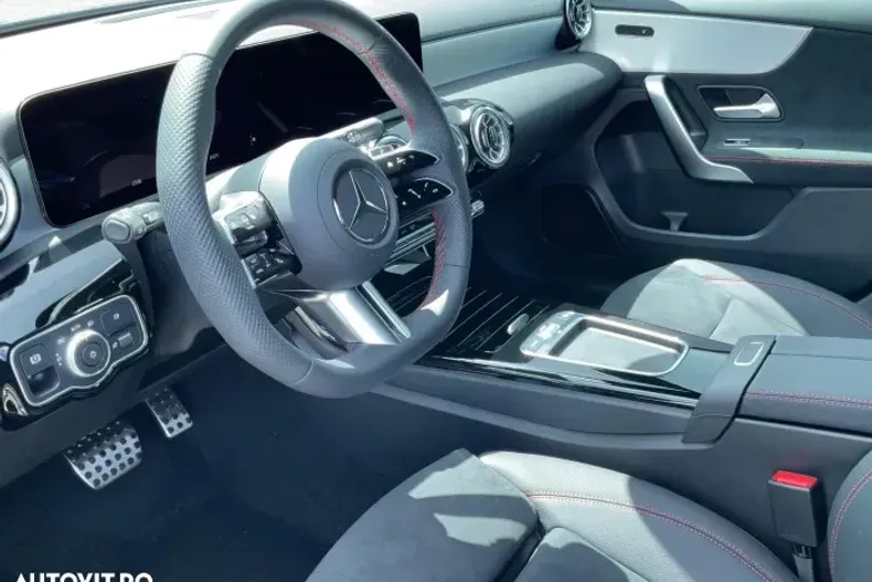 Mercedes-Benz A 250 din 2023 cu 3.710 km - oferta MER133589 - foto 8