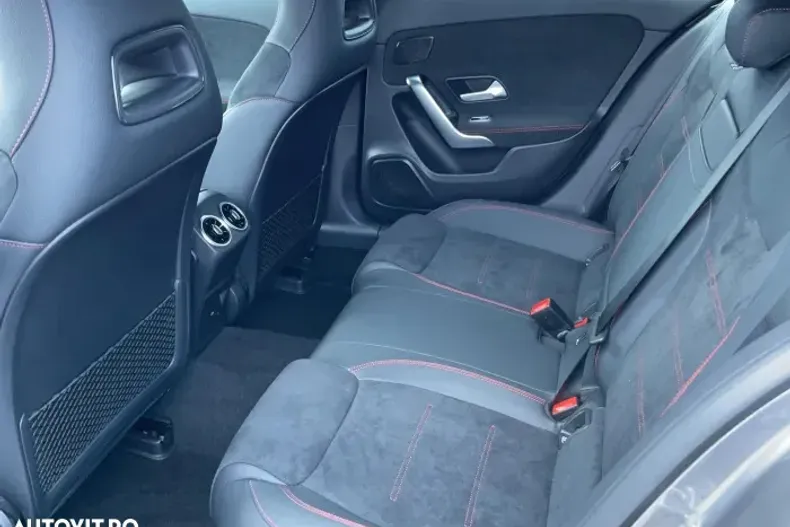 Mercedes-Benz A 250 din 2023 cu 3.710 km - oferta MER133589 - foto 10