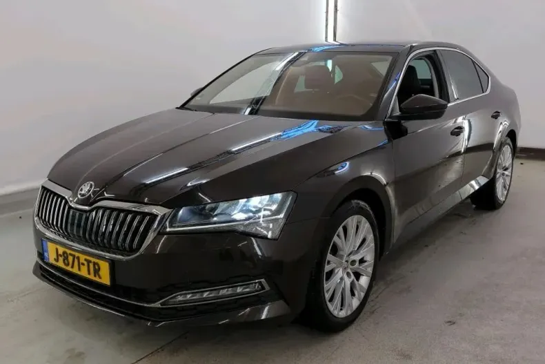 Skoda Superb din 2021 cu 129.652 km - oferta SKO133626 - foto 1
