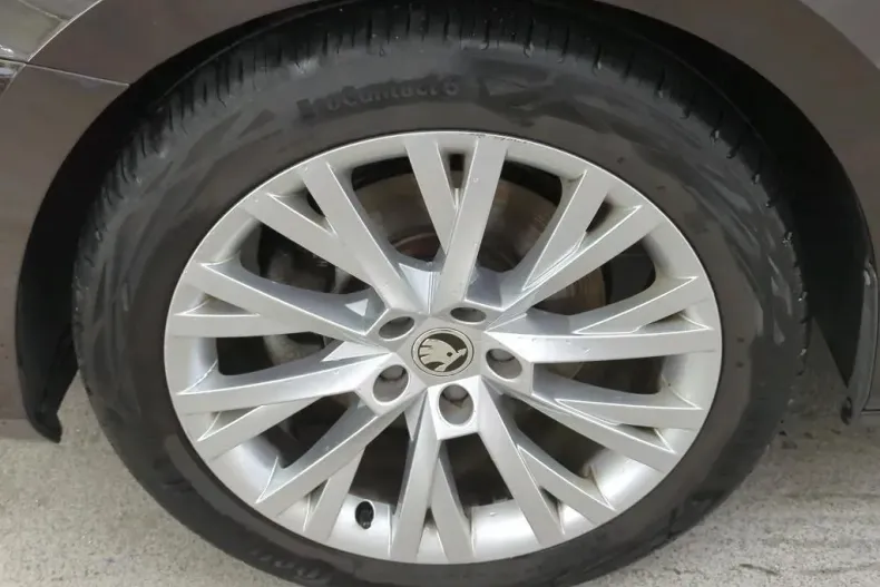 Skoda Superb din 2021 cu 129.652 km - oferta SKO133626 - foto 12