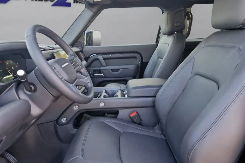 Land Rover Defender din 2024 cu 1.500 km - oferta LAN133688 - foto 9