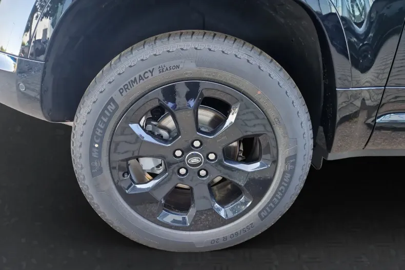 Land Rover Defender din 2024 cu 1.500 km - oferta LAN133688 - foto 16