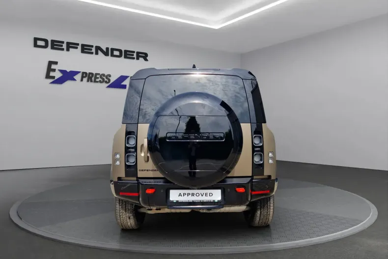 Land Rover Defender din 2024 cu 8.500 km - oferta LAN133690 - foto 5