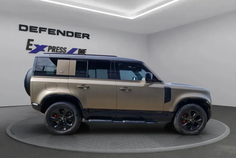 Land Rover Defender din 2024 cu 8.500 km - oferta LAN133690 - foto 7