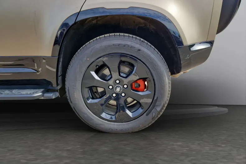 Land Rover Defender din 2024 cu 8.500 km - oferta LAN133690 - foto 15