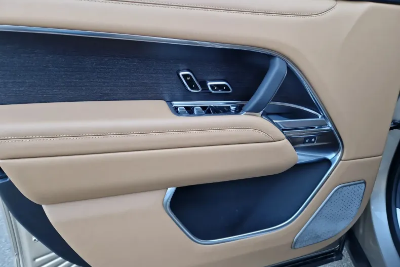 Land Rover Range Rover din 2024 cu 4.500 km - oferta LAN133693 - foto 11