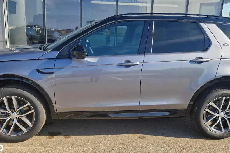 Land Rover Discovery Sport din 2024 cu 2.500 km - oferta LAN133697 - foto 5