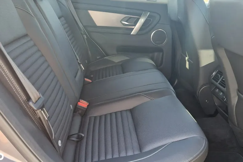 Land Rover Discovery Sport din 2024 cu 2.500 km - oferta LAN133697 - foto 7