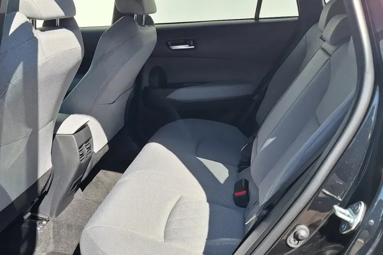 Toyota Corolla Cross din 2024 cu 1.200 km - oferta TOY133714 - foto 4