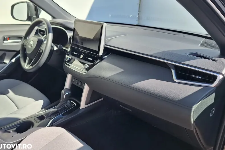 Toyota Corolla Cross din 2024 cu 1.200 km - oferta TOY133714 - foto 10