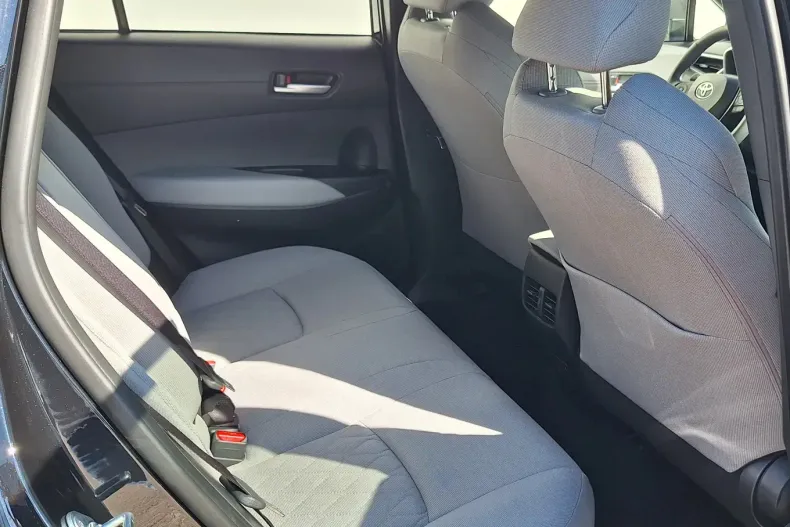 Toyota Corolla Cross din 2024 cu 1.200 km - oferta TOY133714 - foto 12