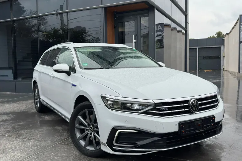 Volkswagen Passat din 2023 cu 108.971 km - oferta VOL133716 - foto 1