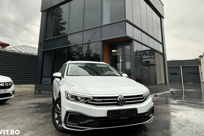 Volkswagen Passat din 2023 cu 108.971 km - oferta VOL133716 - foto 2
