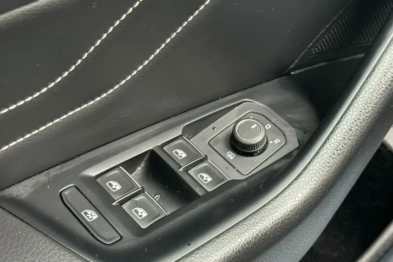 Volkswagen Passat din 2023 cu 108.971 km - oferta VOL133716 - foto 25