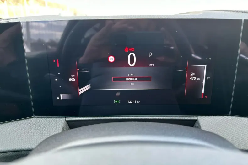 Opel Astra din 2024 cu 23.341 km - oferta OPE133725 - foto 33