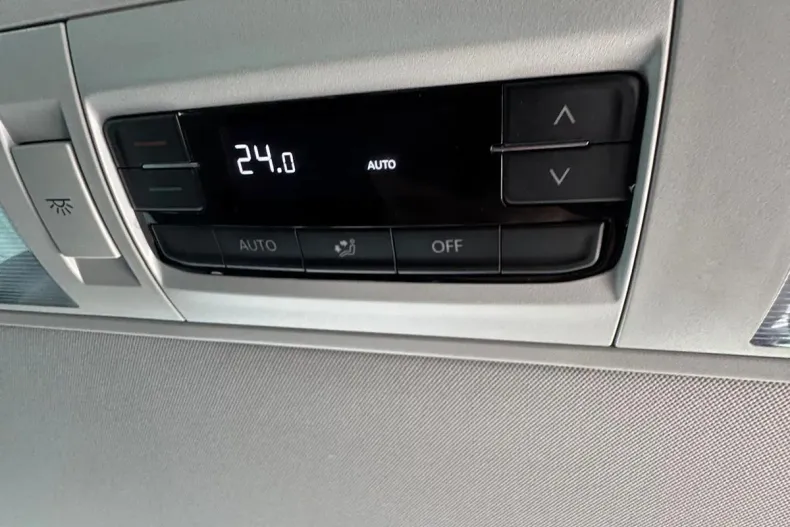 Volkswagen Caravelle din 2024 cu 33.000 km - oferta VOL133726 - foto 15