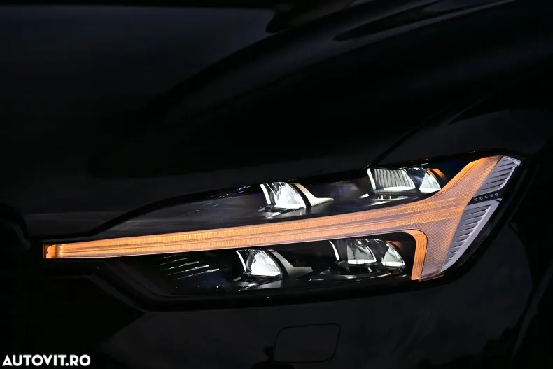 Volvo XC60 din 2021 cu 158.900 km - oferta VOL133731 - foto 27