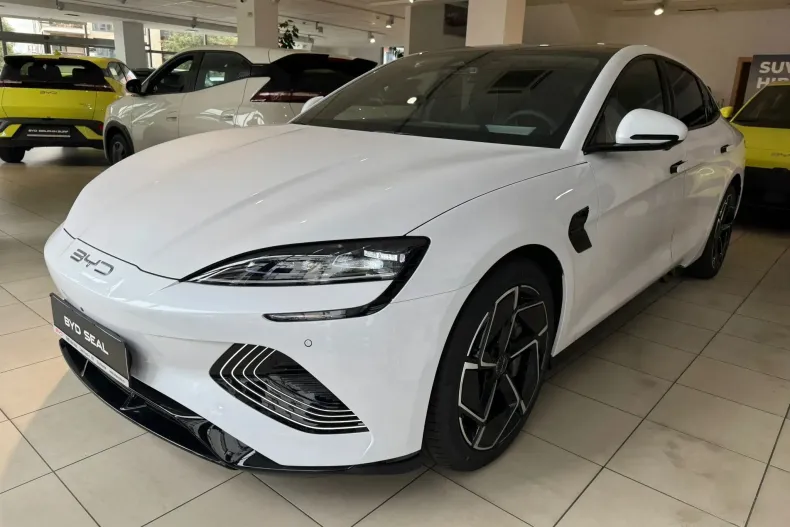BYD SEAL din 2025 cu 10 km - oferta BYD133734 - foto 2