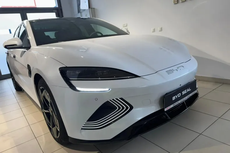 BYD SEAL din 2025 cu 10 km - oferta BYD133734 - foto 6