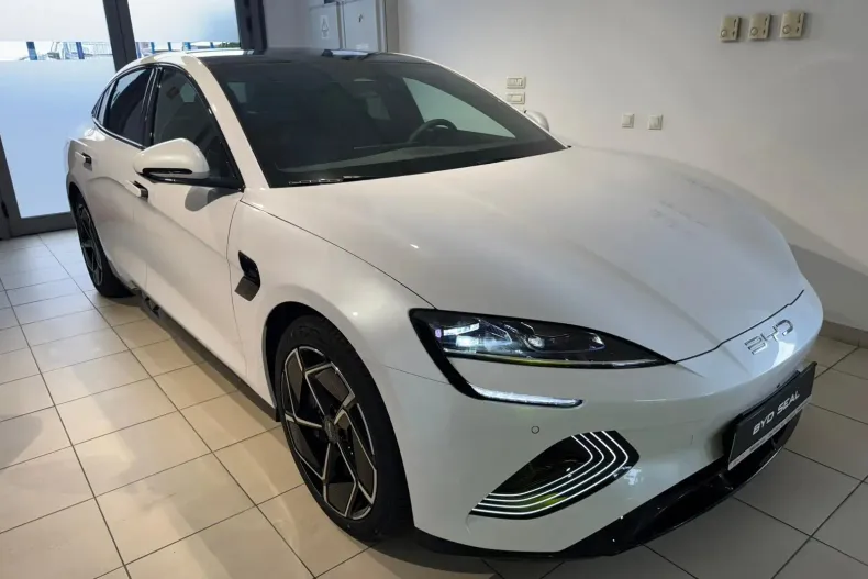 BYD SEAL din 2025 cu 10 km - oferta BYD133734 - foto 9