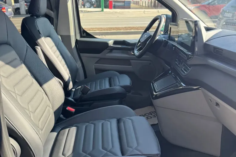 Ford Tourneo Custom din 2024 cu 5 km - oferta FOR133744 - foto 18