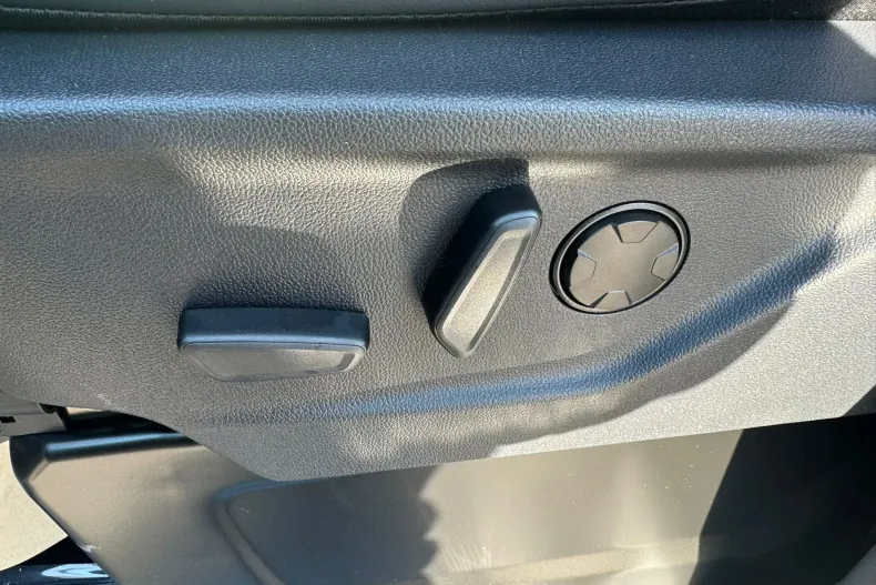 Ford Tourneo Custom din 2024 cu 5 km - oferta FOR133744 - foto 21