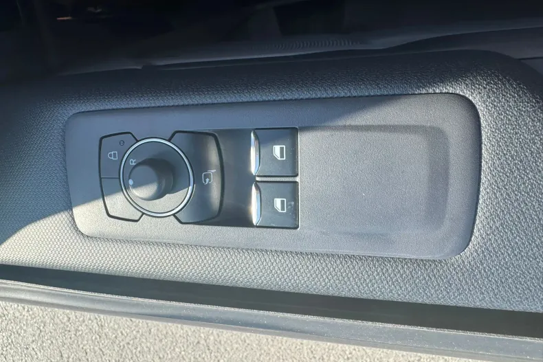 Ford Tourneo Custom din 2024 cu 5 km - oferta FOR133744 - foto 23