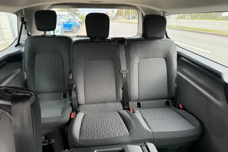 Ford Tourneo Custom din 2023 cu 5 km - oferta FOR133747 - foto 16