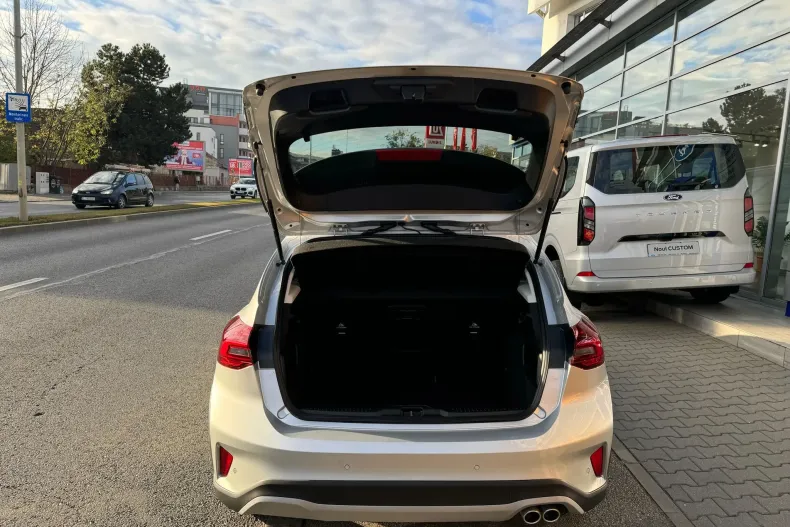 Ford Focus din 2024 cu 3.113 km - oferta FOR133748 - foto 12