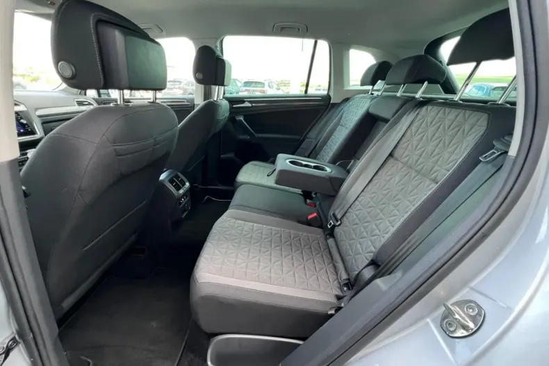 Volkswagen Tiguan din 2022 cu 71.208 km - oferta VOL133756 - foto 11