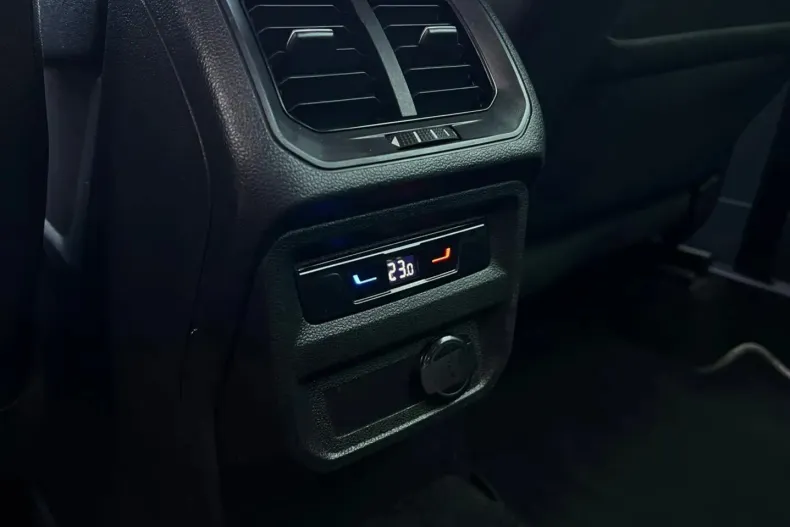 Volkswagen Tiguan din 2022 cu 71.208 km - oferta VOL133756 - foto 26