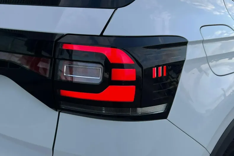 Volkswagen T-Cross din 2023 cu 20.149 km - oferta VOL133757 - foto 9