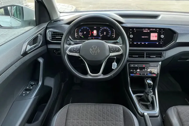 Volkswagen T-Cross din 2023 cu 20.149 km - oferta VOL133757 - foto 16