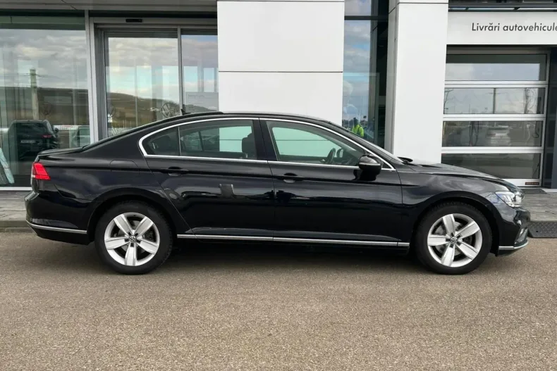 Volkswagen Passat din 2020 cu 110.926 km - oferta VOL133758 - foto 2