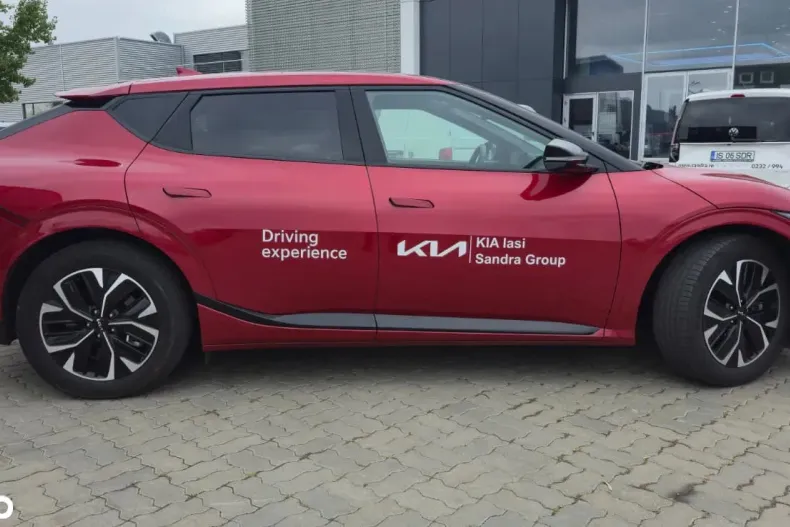 Kia EV6 din 2023 cu 4.700 km - oferta KIA133762 - foto 5