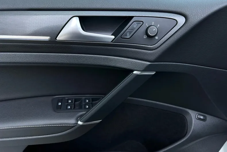 Volkswagen Golf din 2020 cu 83.670 km - oferta VOL133773 - foto 29