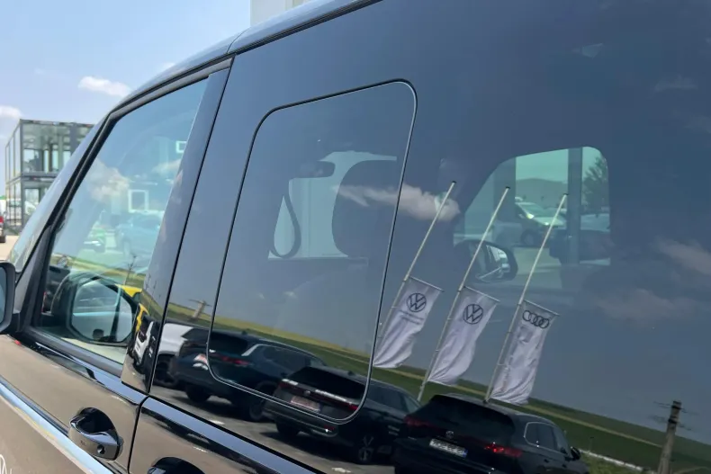 Volkswagen Multivan din 2024 cu 22.889 km - oferta VOL133775 - foto 9