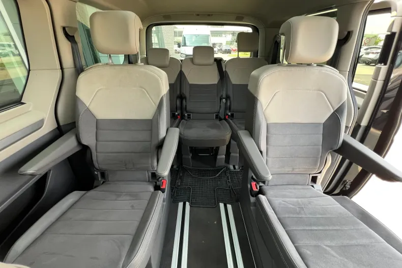 Volkswagen Multivan din 2024 cu 22.889 km - oferta VOL133775 - foto 15