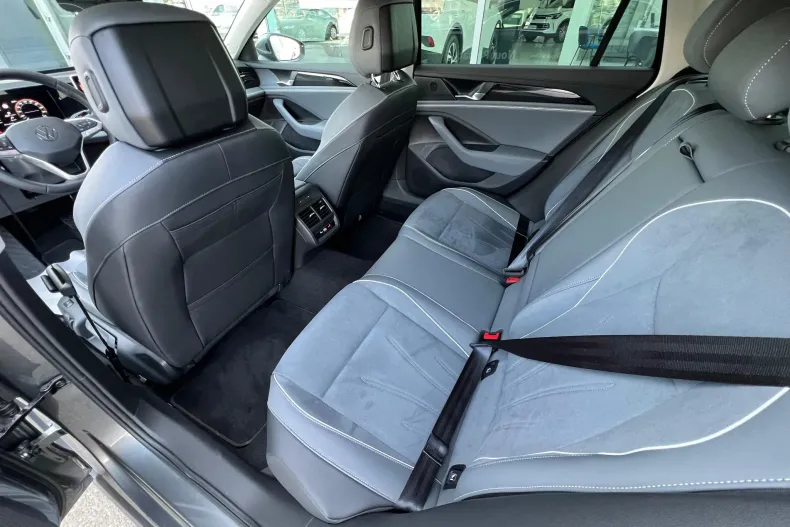 Volkswagen Passat din 2025 cu 1.402 km - oferta VOL133776 - foto 12