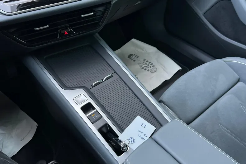 Volkswagen Passat din 2025 cu 1.402 km - oferta VOL133776 - foto 26