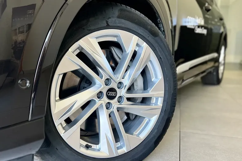 Audi Q7 din 2024 cu 4.958 km - oferta AUD133779 - foto 8