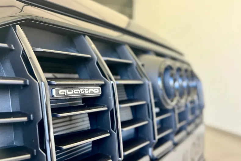 Audi Q3 din 2024 cu 7.750 km - oferta AUD133783 - foto 8