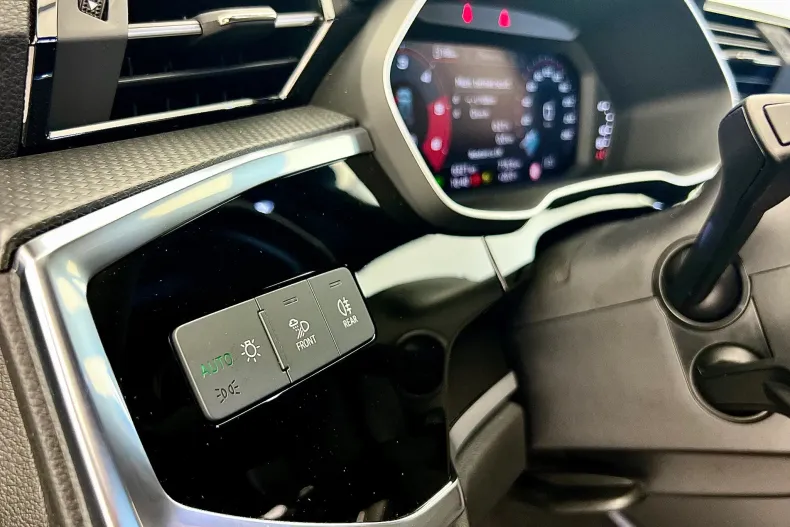 Audi Q3 din 2024 cu 7.750 km - oferta AUD133783 - foto 26