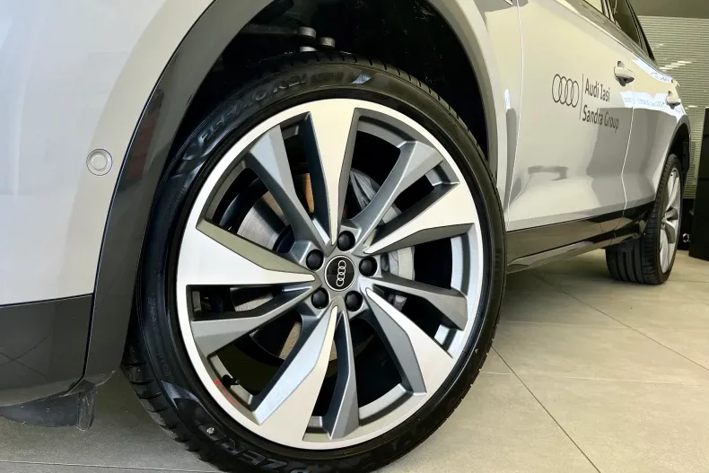 Audi Q5 din 2024 cu 7.857 km - oferta AUD133784 - foto 8