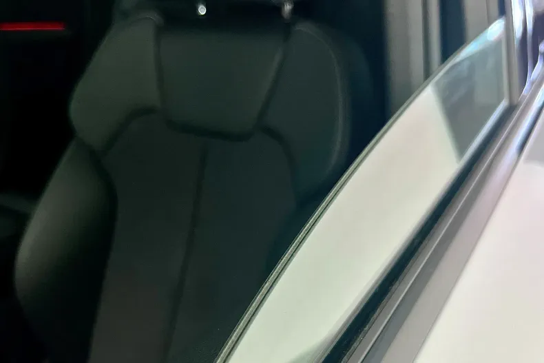 Audi Q5 din 2024 cu 7.857 km - oferta AUD133784 - foto 13